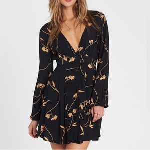 Billabong "Your Love" Long Sleeve Dress - LARGE - 100% Rayon - Worn Once!